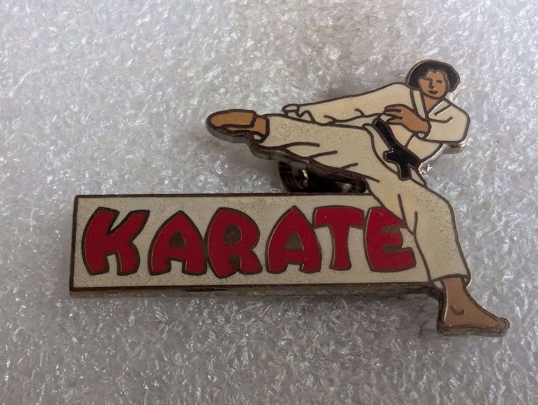 Placchette & Badge: Ansteckpin 222: Karate – Usato da Oppligen venduto da Pin-Fall-Shop