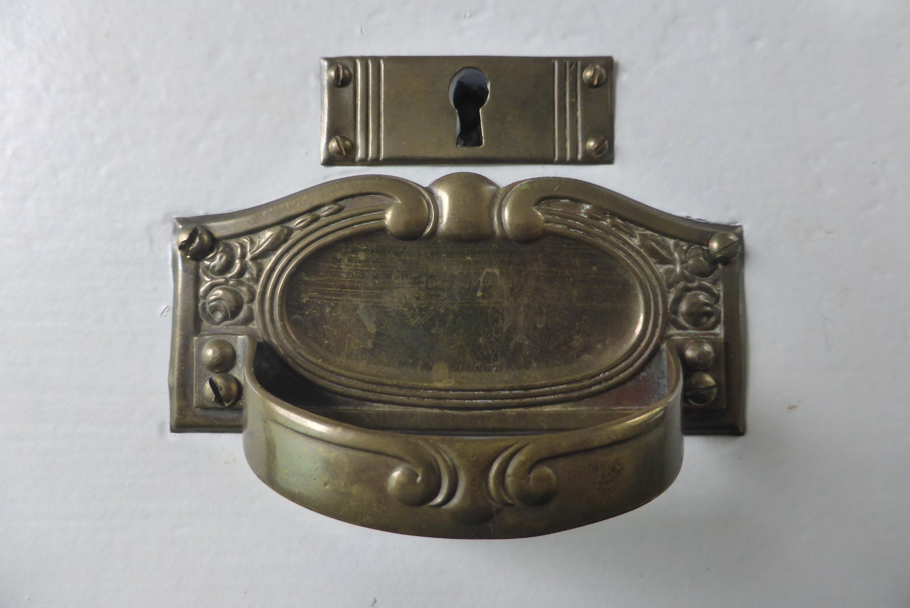 Credenze: Jugendstil Küchenbuffet aus der Zeit - 2-teilig - weiss – Usato da Brunnadern venduto da vapiano 7