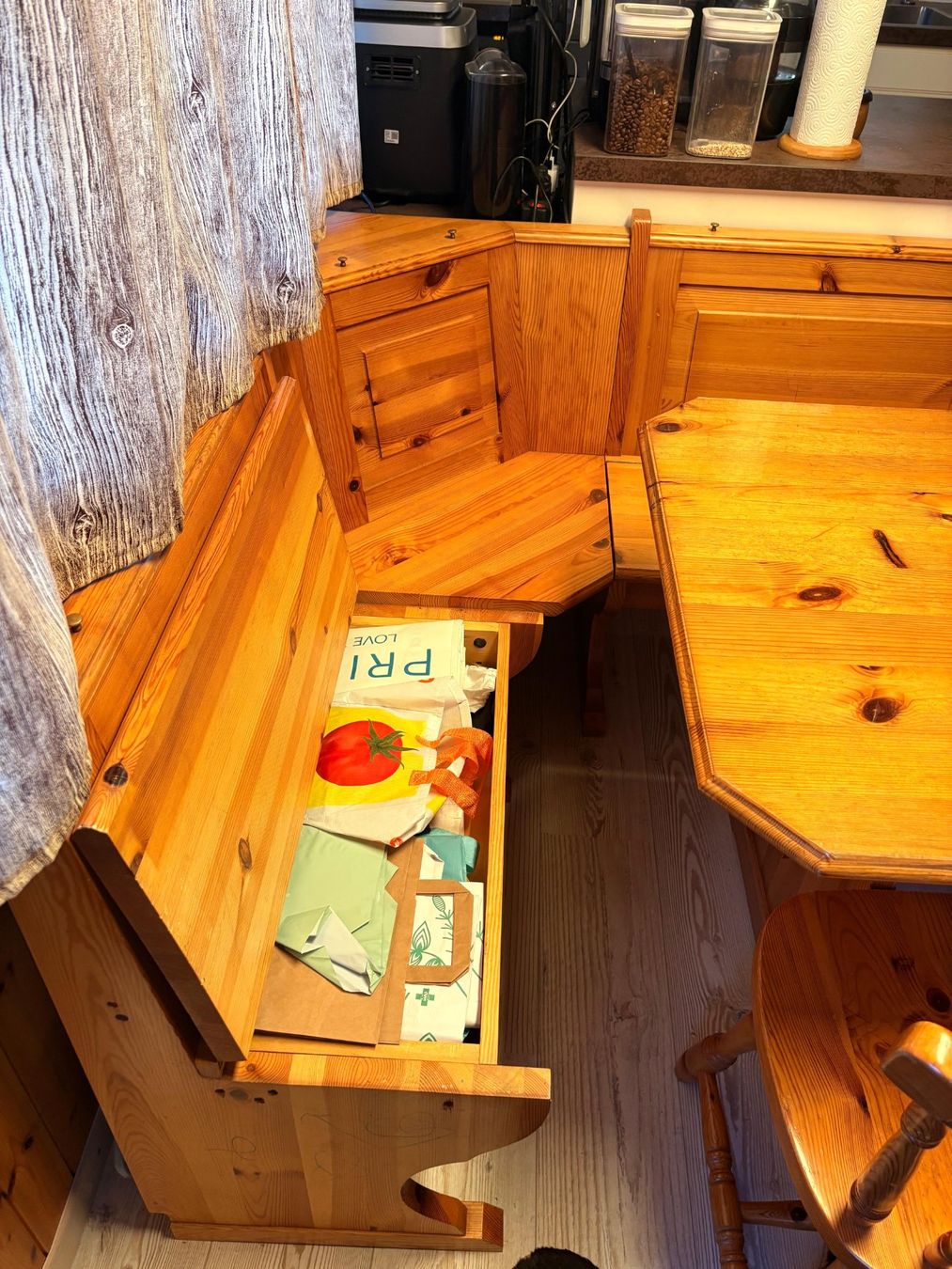 Set di tavolo e panche: Eckbank mit Tisch und Stühlen – Usato da Oberterzen venduto da HadrielP 6