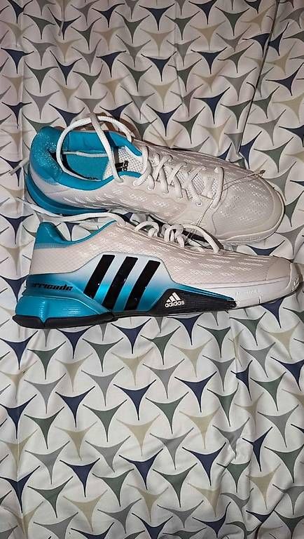Scarpe da uomo: Chaussures de tennis et Padel  – Usato da Champagne venduto da Leomilo19