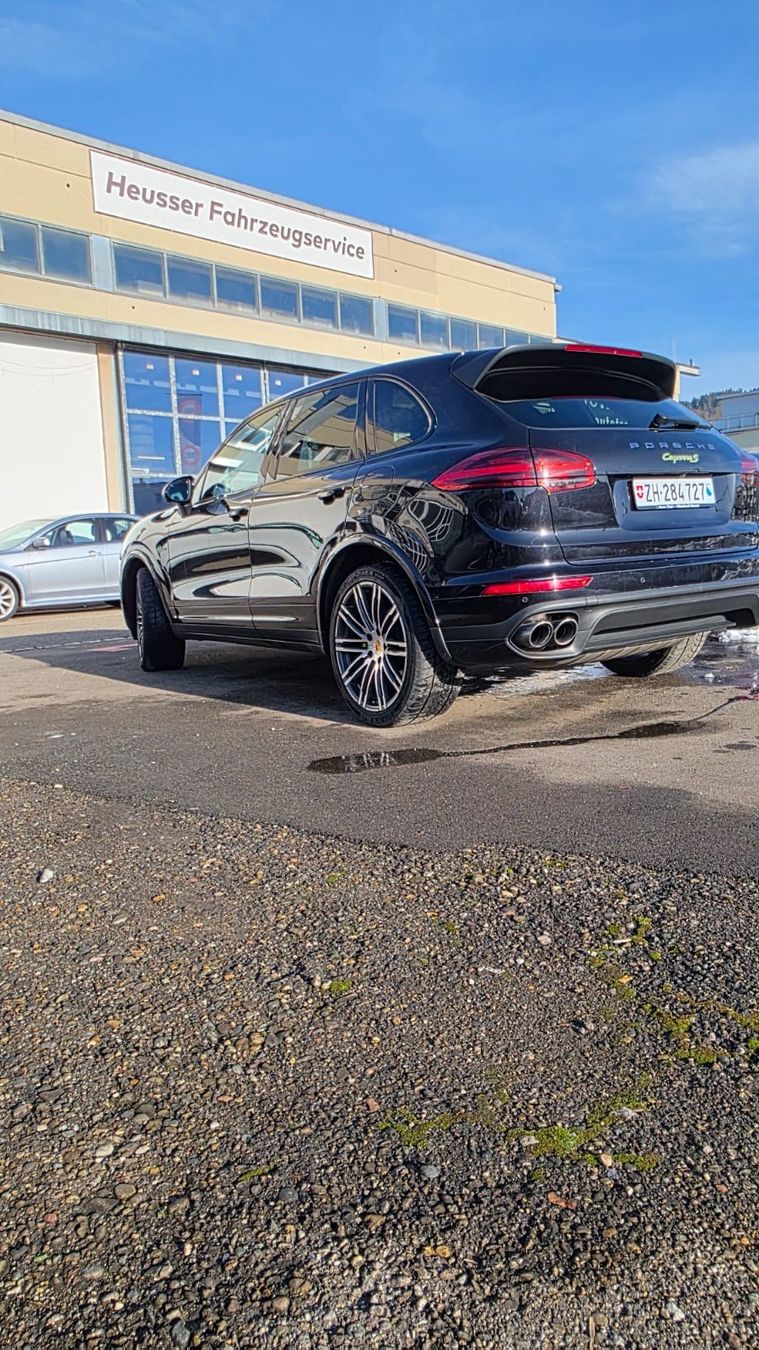 Porsche Automobili: Porsche Cayenne S E-Hybrid SUV – Usato da Frauenfeld venduto da iva_cy8y 3