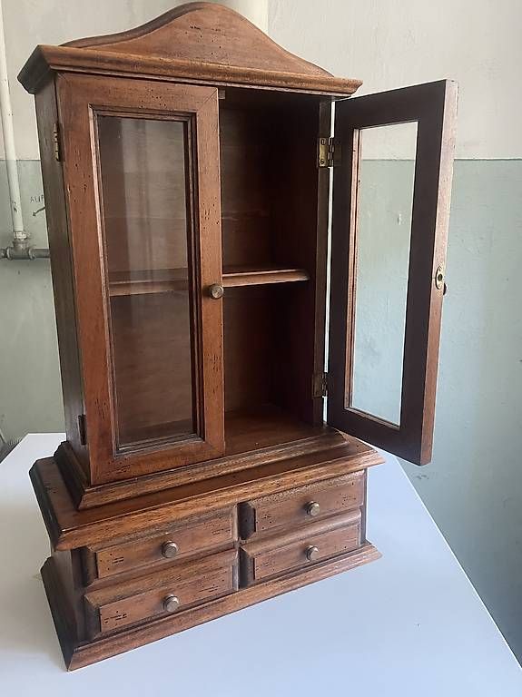 Vitrines: Vintage / Antikes Schränkchen – D'occasion à Basel par skodaf 1