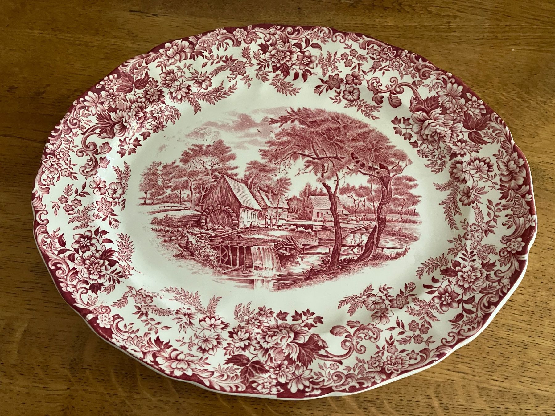 Johnson Brothers Servierplatten: Plat oval "Mill Stream" de Johnson Bros., anglais et ancien – Gebraucht aus Basel von ape_f6ml
