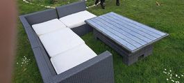 Canapé de jardin avec table et coussins