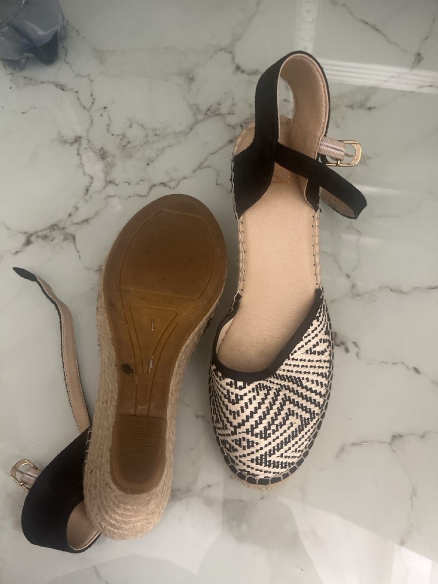 Damenschuhe: Wedge Espadrilles Black White Pattern Ankle Strap Shoes – Gebraucht aus Hinteregg von ari_zzv6 2