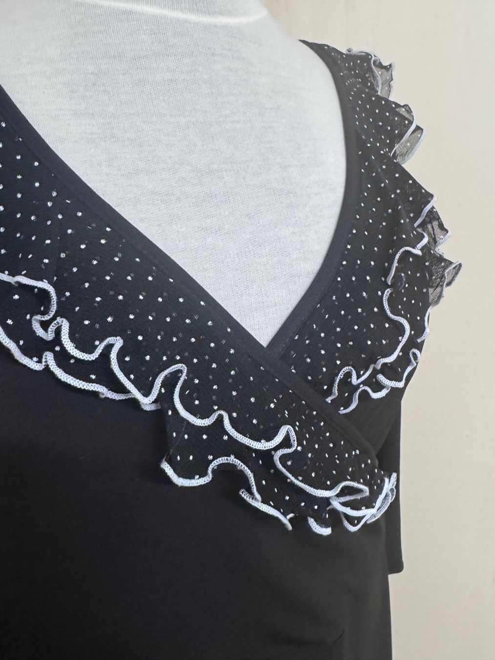 Vestiti: Schwarzes Kleid von Wallis Grösse 44 – Usato da Zürich venduto da van_5xbk 1