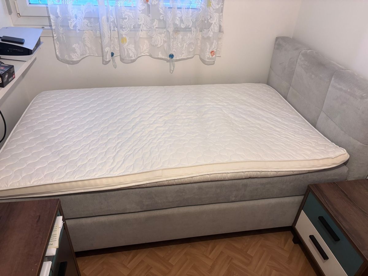 Betten: Boxspringbett + Nachttisch  – Neu (gemäss Beschreibung) aus Oftringen von est_mcq8