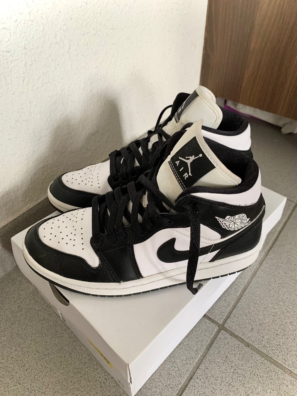 Jordan Scarpe da uomo: Jordan AIR 1 noir et blanc – Usato da St-Prex venduto da natali78 1