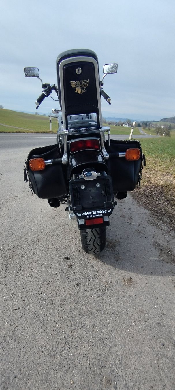 Honda Chopper: Honda Shadow VT 1100 C – Usato da Rickenbach LU venduto da Florledoh 1