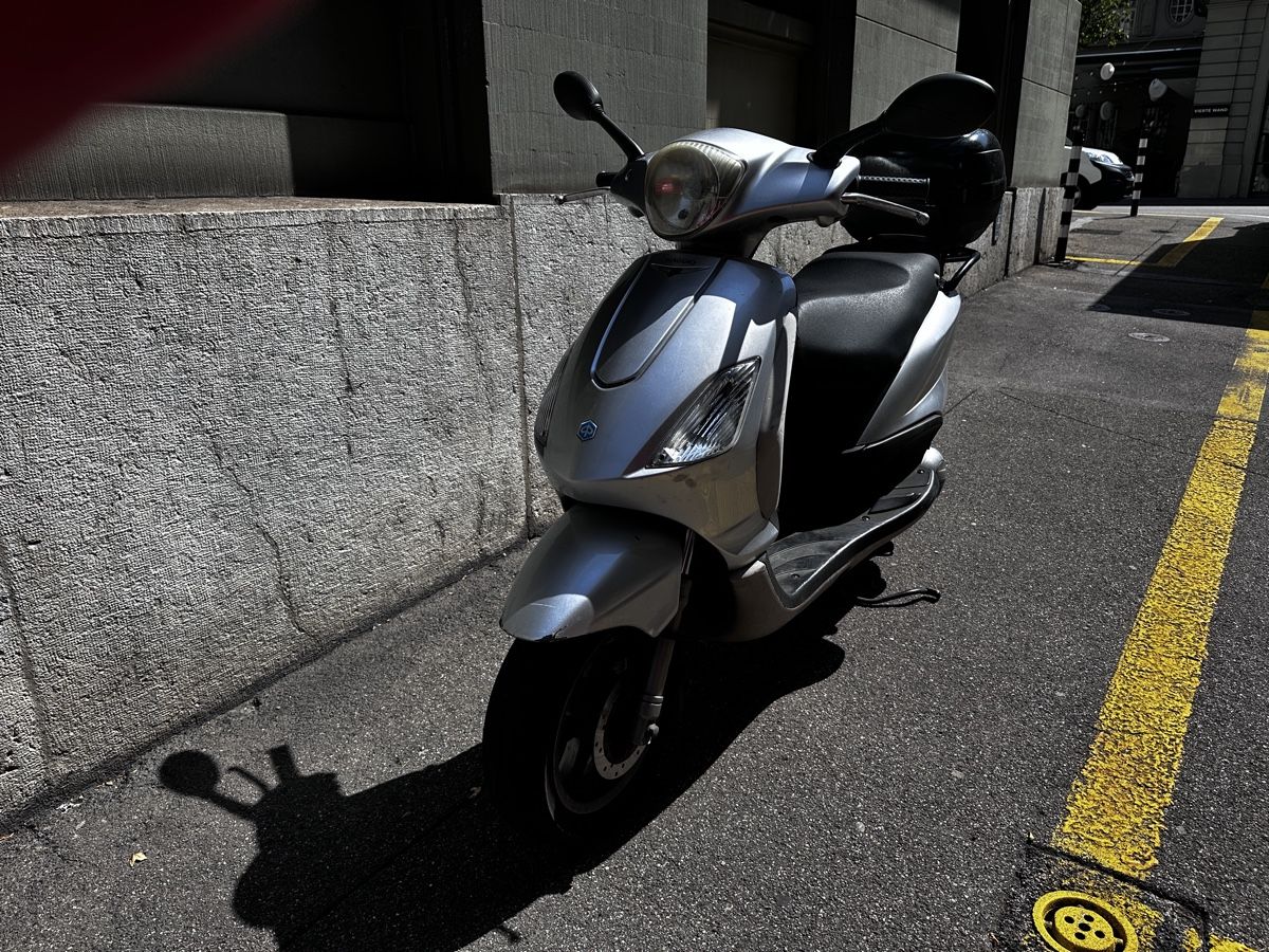 Piaggio Strada: Piaggio fly 125 mit Prüfmängel – Usato da Bern venduto da Oiram17 1
