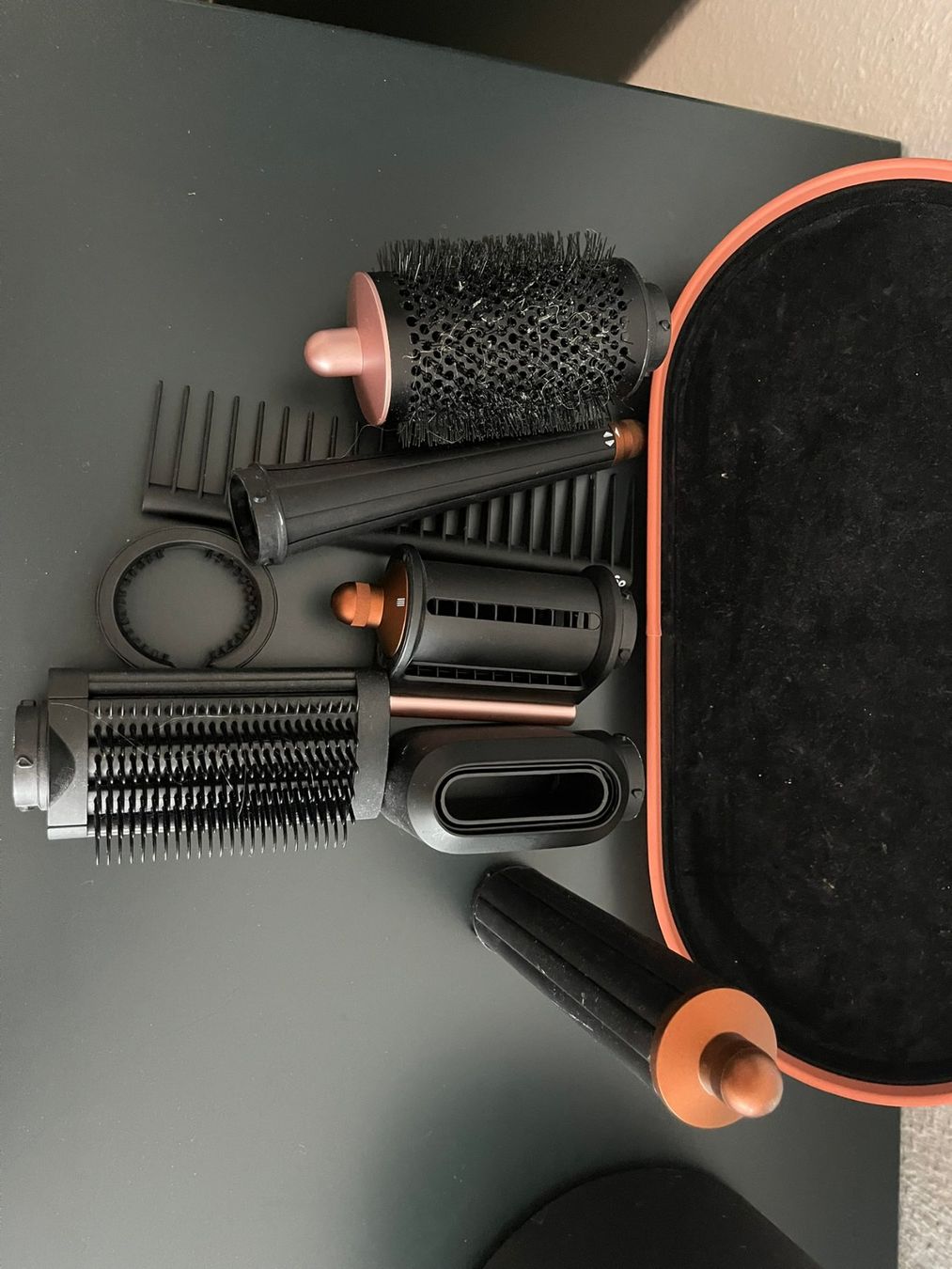 Dyson Altro per la casa: Hairstyle attachments black rose gold case Dyson – Usato da St. Gallen venduto da reb_5hgg 1