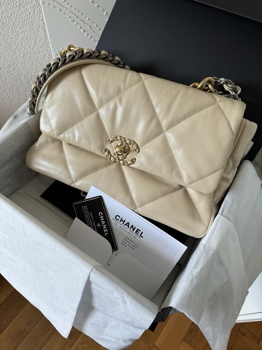 Chanel Borse da donna: Chanel 19 – Nuovo (secondo la descrizione) da Solothurn venduto da Vintage87 1