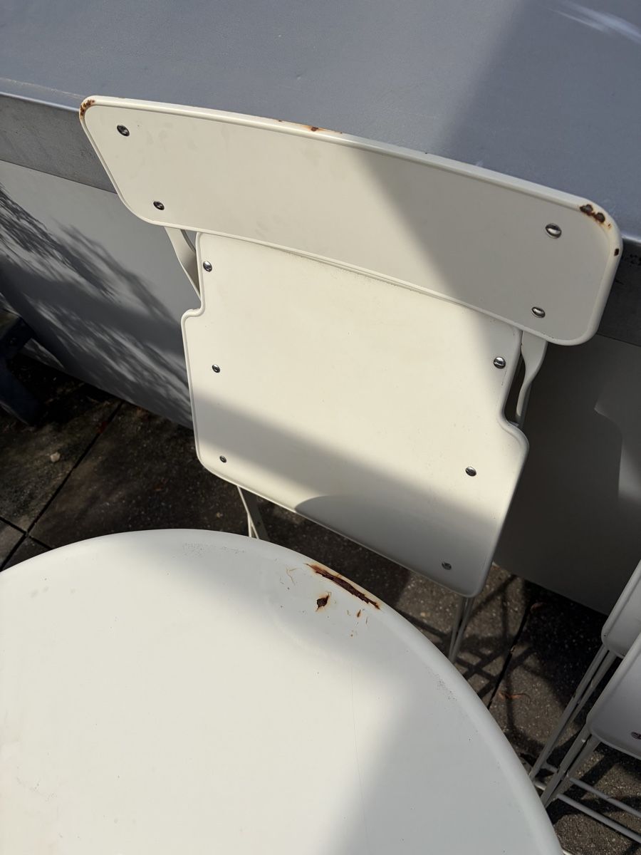 Ikea Set de table et chaises: IKEA garden table + 4 chairs set  – D'occasion à Kilchberg ZH par roz_qcj7 2