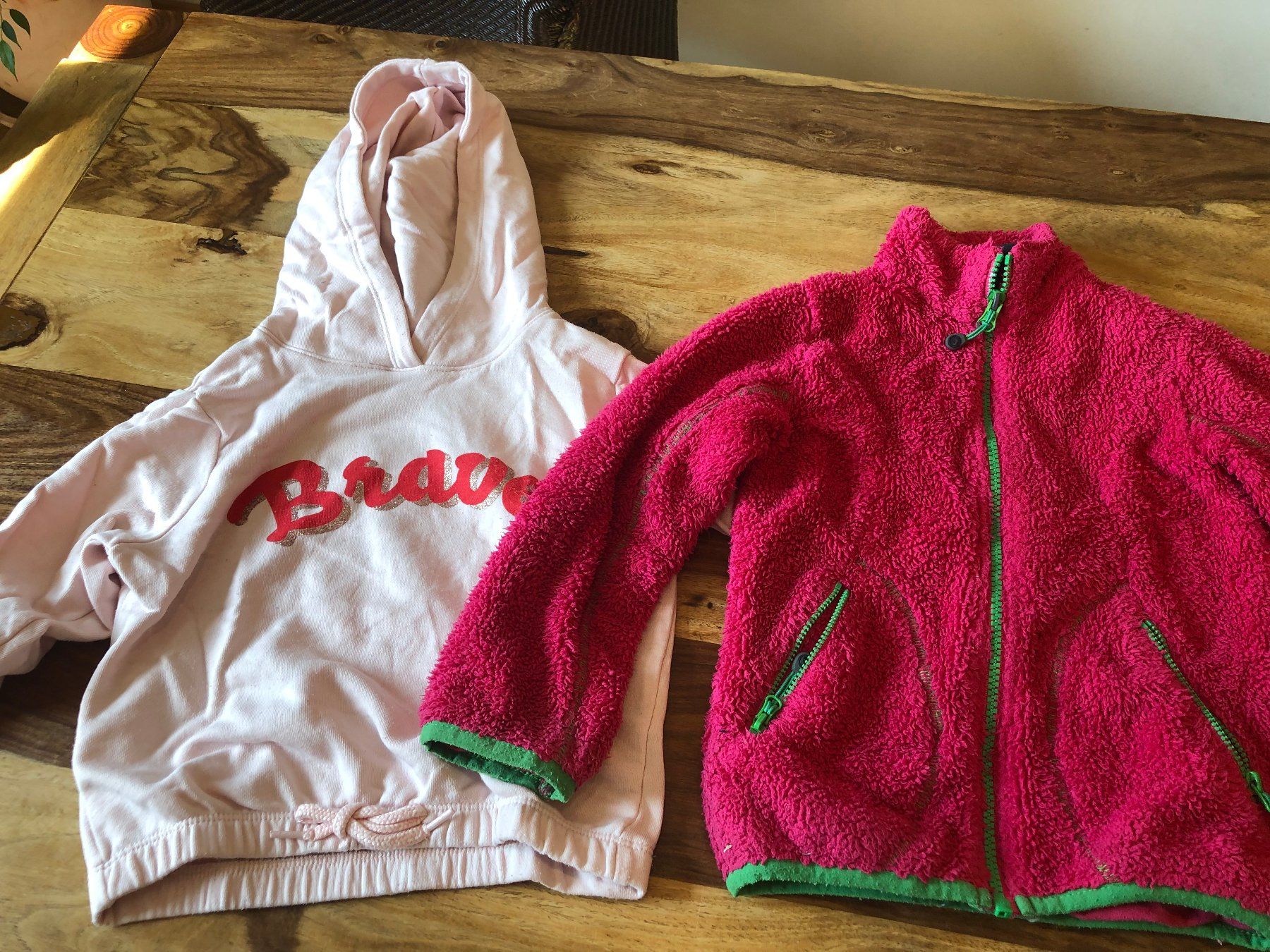 Lotti & Set di vestiti: Kinder Kleiderpaker Gr.98 – Usato da Winterthur venduto da Shahrudin