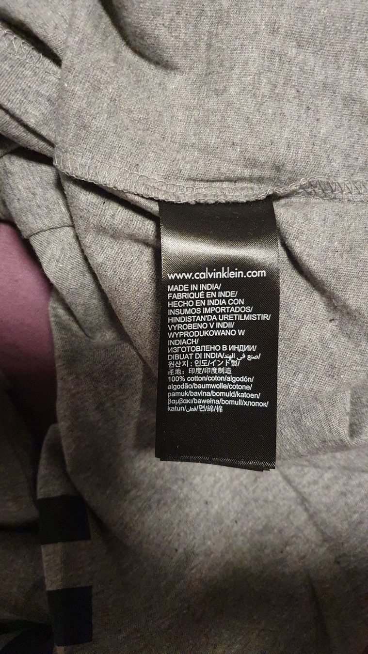 Calvin Klein T-shirt: Calvin Klein Shirt, Gr. S, neu – Nuovo e nell'imballaggio originale da Muttenz venduto da pixopus 5
