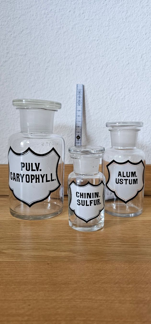 Accessori da laboratorio: 26 Stück alte Apothekenflaschen – Usato da Birmensdorf ZH venduto da Croftilein 2