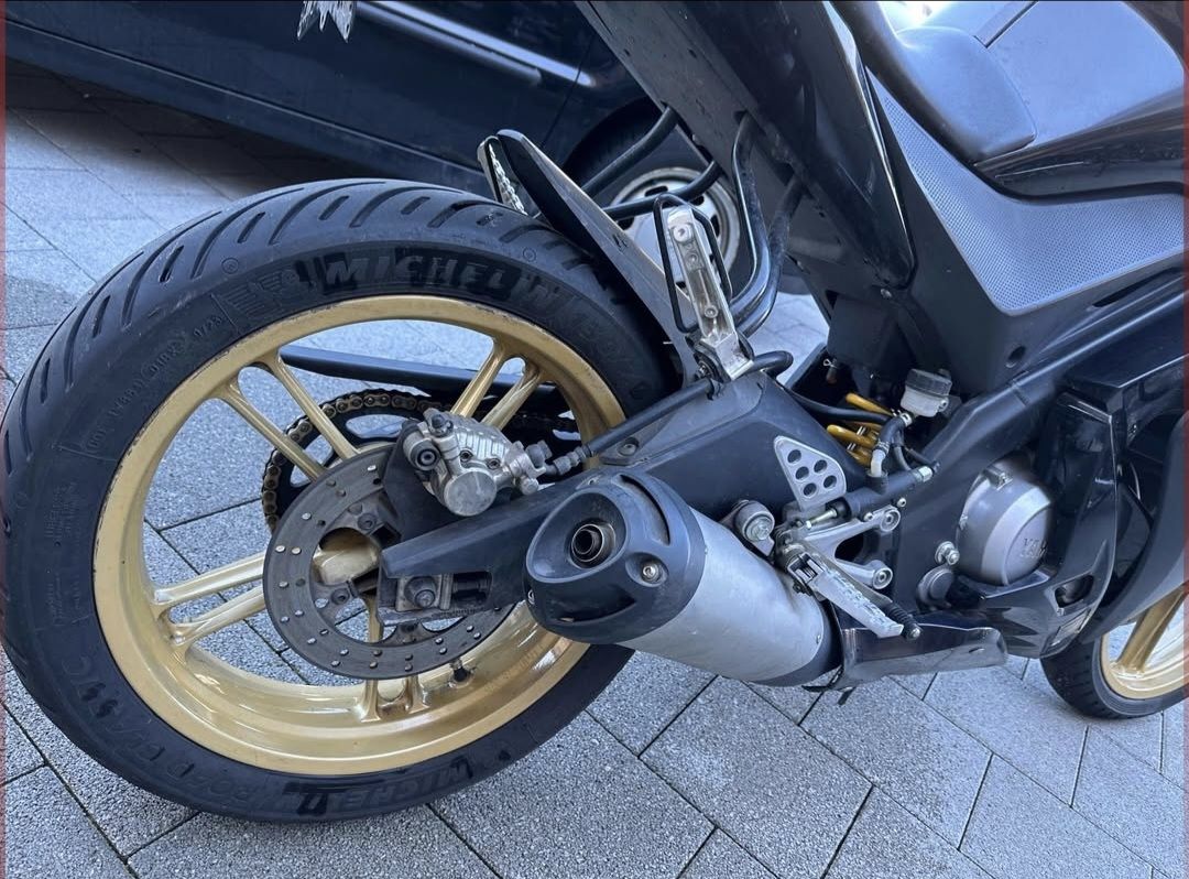 Strada: yamaha yzfr 125 – Usato da Sarnen venduto da Fashionstuff 1