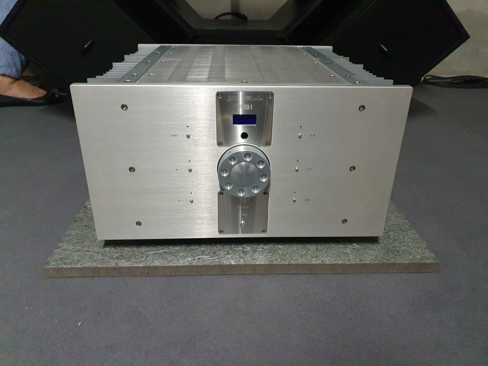 KRELL FBI Fully Balanced Integrated Amplifier + remote Kaufen auf Ricardo