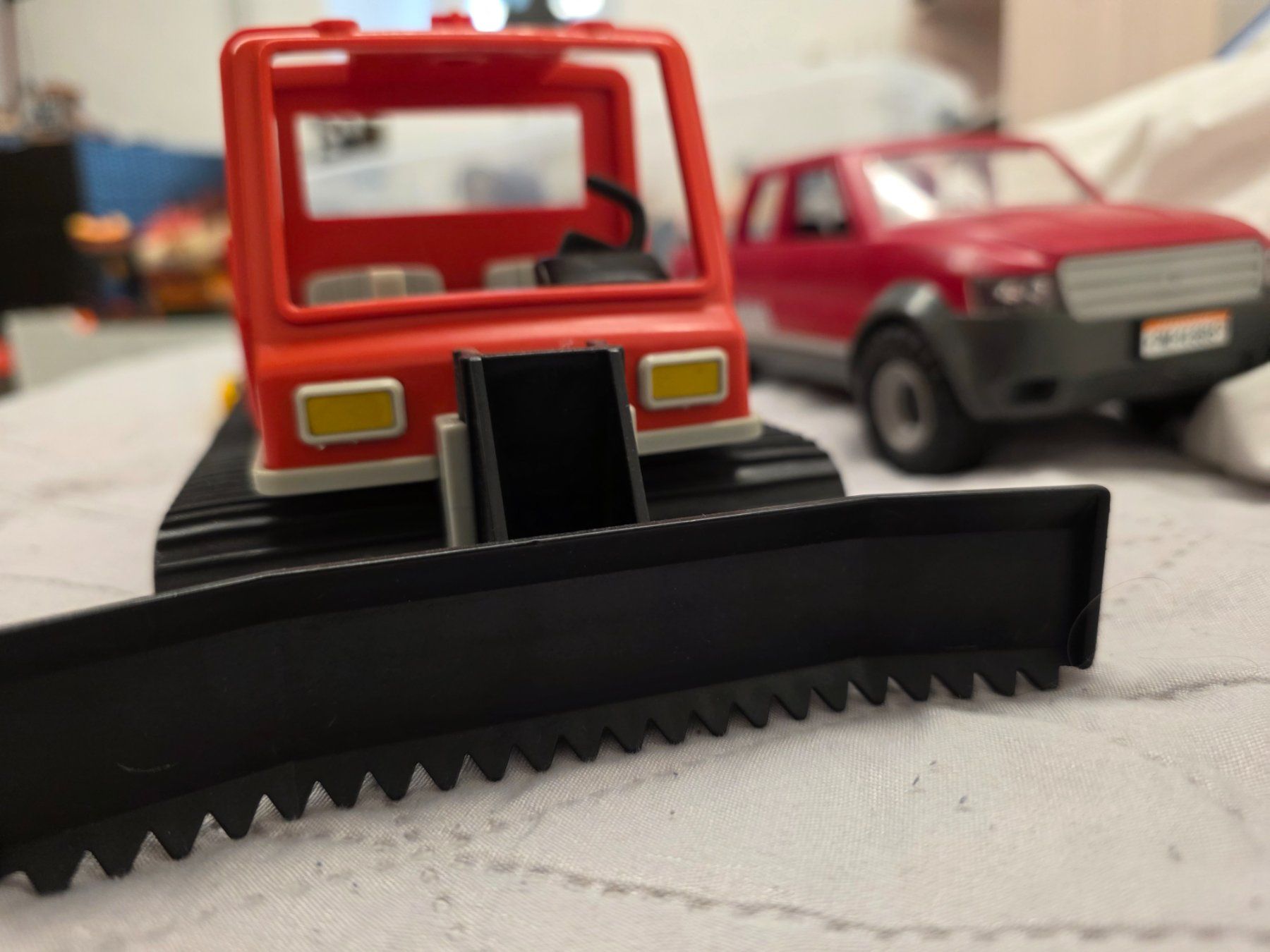 Playmobil Spielzeuge: PLAYMOBIL TRUCK & SNOW PLOUGH – Gebraucht aus Zug von ScarletRose 1