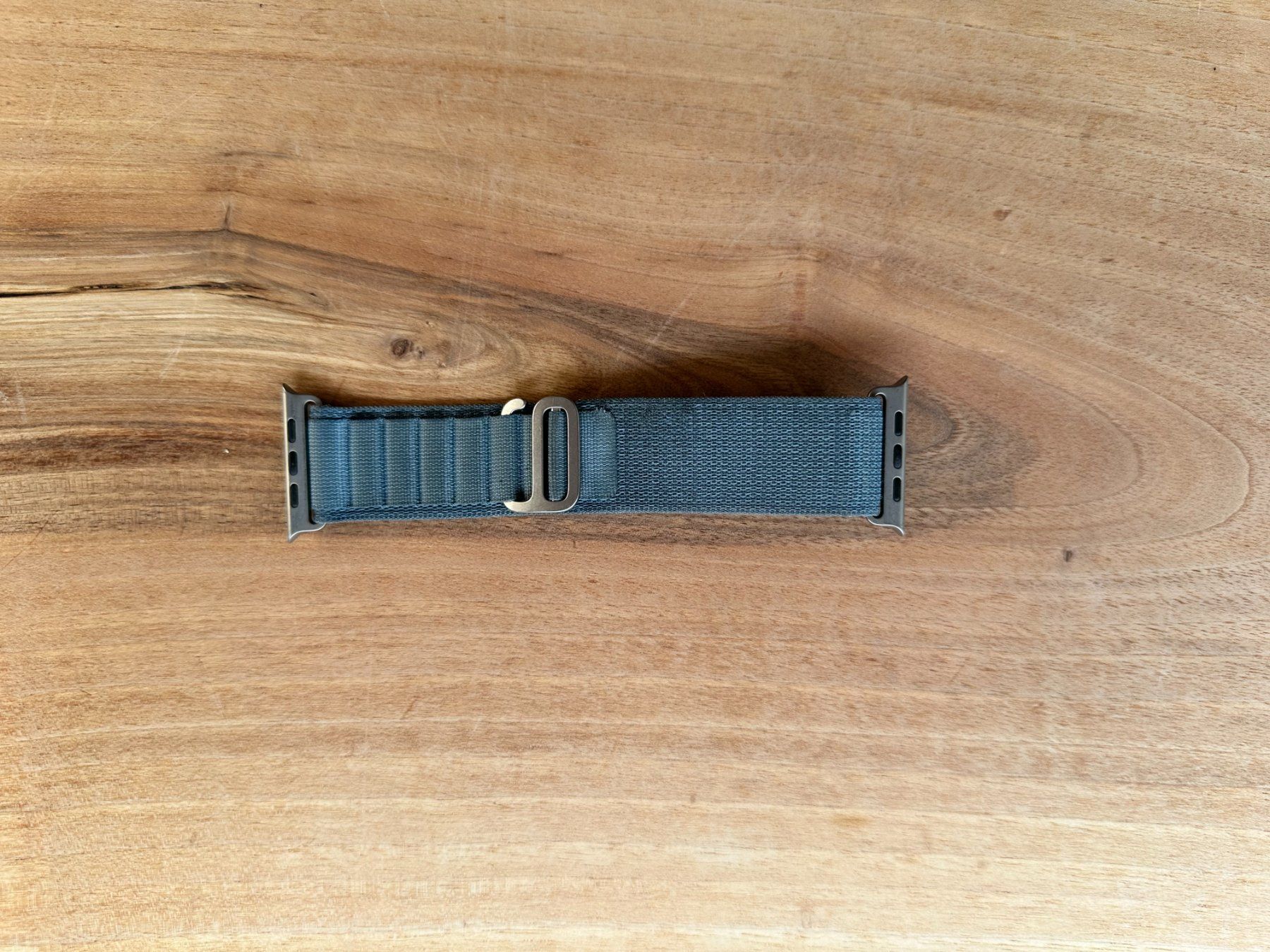 Apple Smartwatch: Apple Watch Alpine Loop Band Light Blue – D'occasion à Luterbach par nyl_2pwh 4