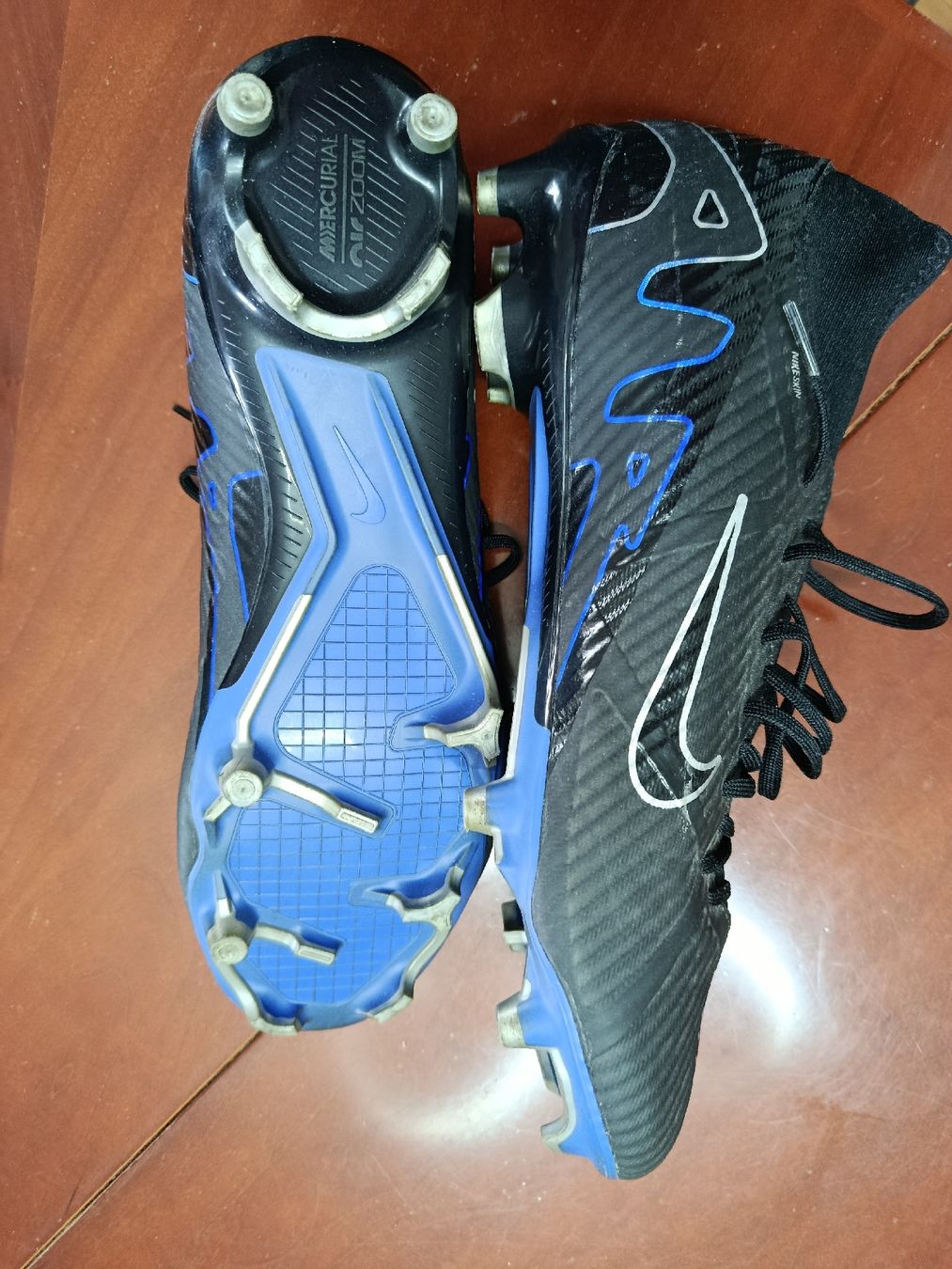 Nike Scarpe da uomo: Lot de 4 chaussures de foot – Nuovo (secondo la descrizione) da Zollikon venduto da eur_p7wf 3