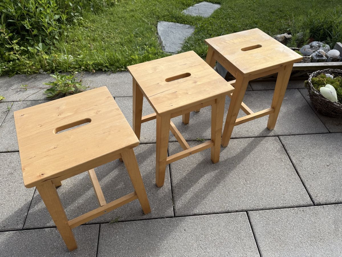 Ikea Sgabelli: 3 IKEA BOSSE Hocker Massivholz – Usato da Hünenberg See venduto da Cheetah4 1