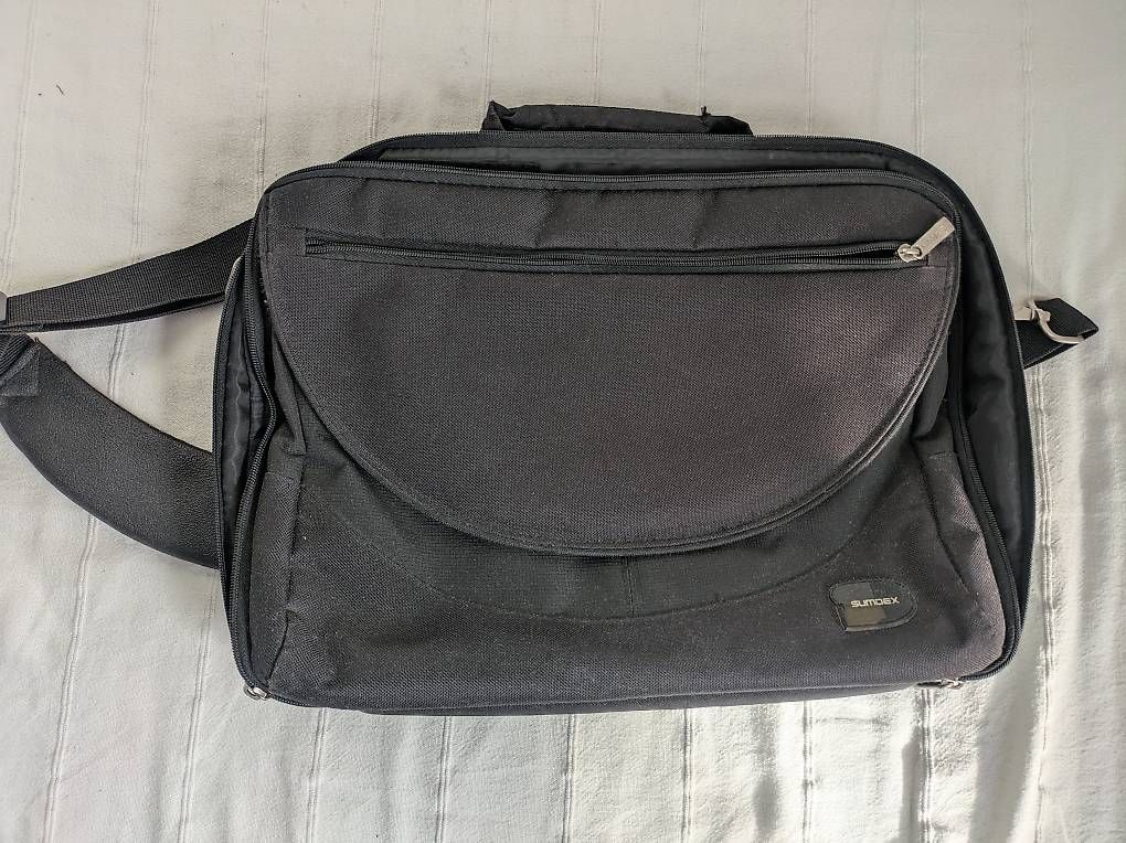 Sacs: Laptop Tasche – D'occasion à Zürich par fra_rgh5