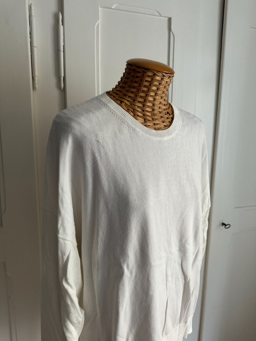 Esprit Pulls & Sweat-shirts: ESPRIT - Feinstrick Pullover offweiss oversized M – D'occasion à Zürich par Diazaio 1