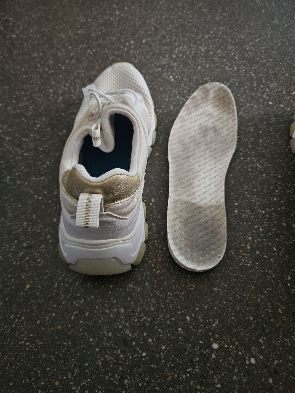 Bugatti Scarpe da donna: Bugatti Damen Sneaker Weiss Grösse 38 – Usato da Anwil venduto da tamoos 5