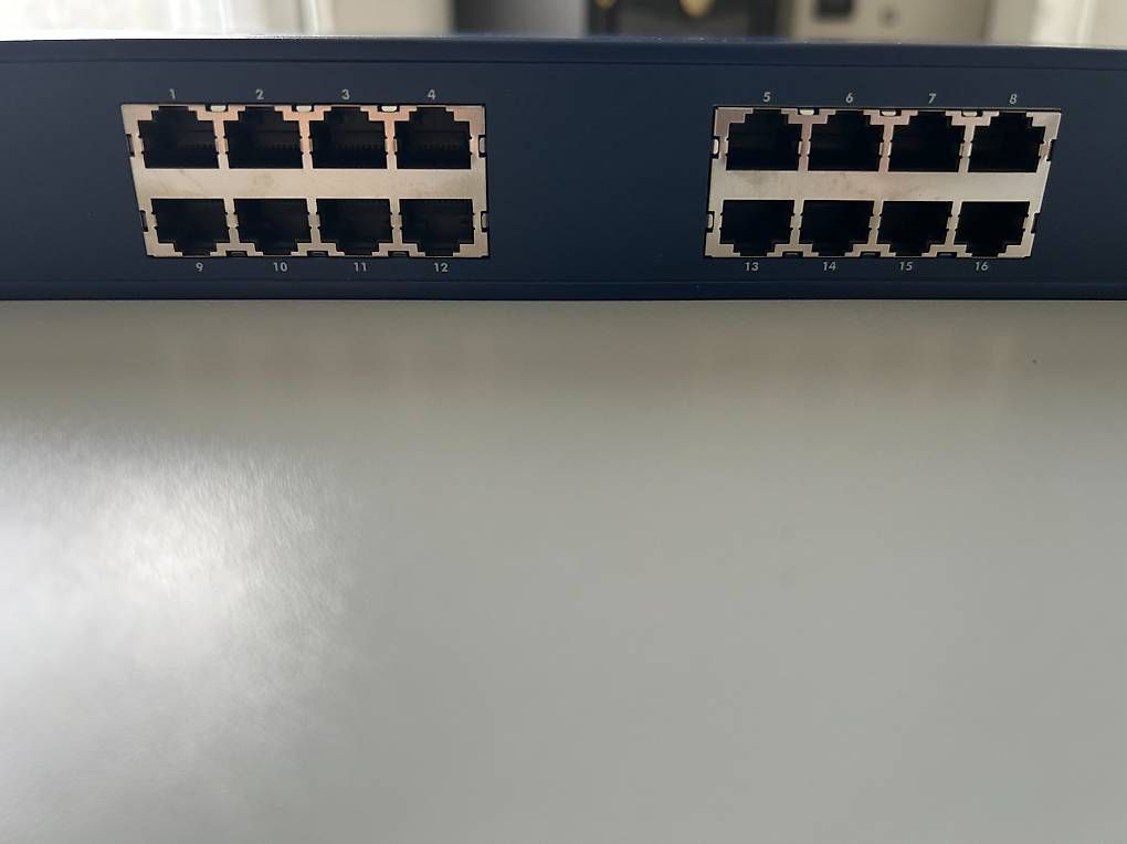 Netgear Hub & Switch: Netgear Netzwerk-Switch 10/100/1000 Mbit/s – Usato da Wiesendangen venduto da Jge 2