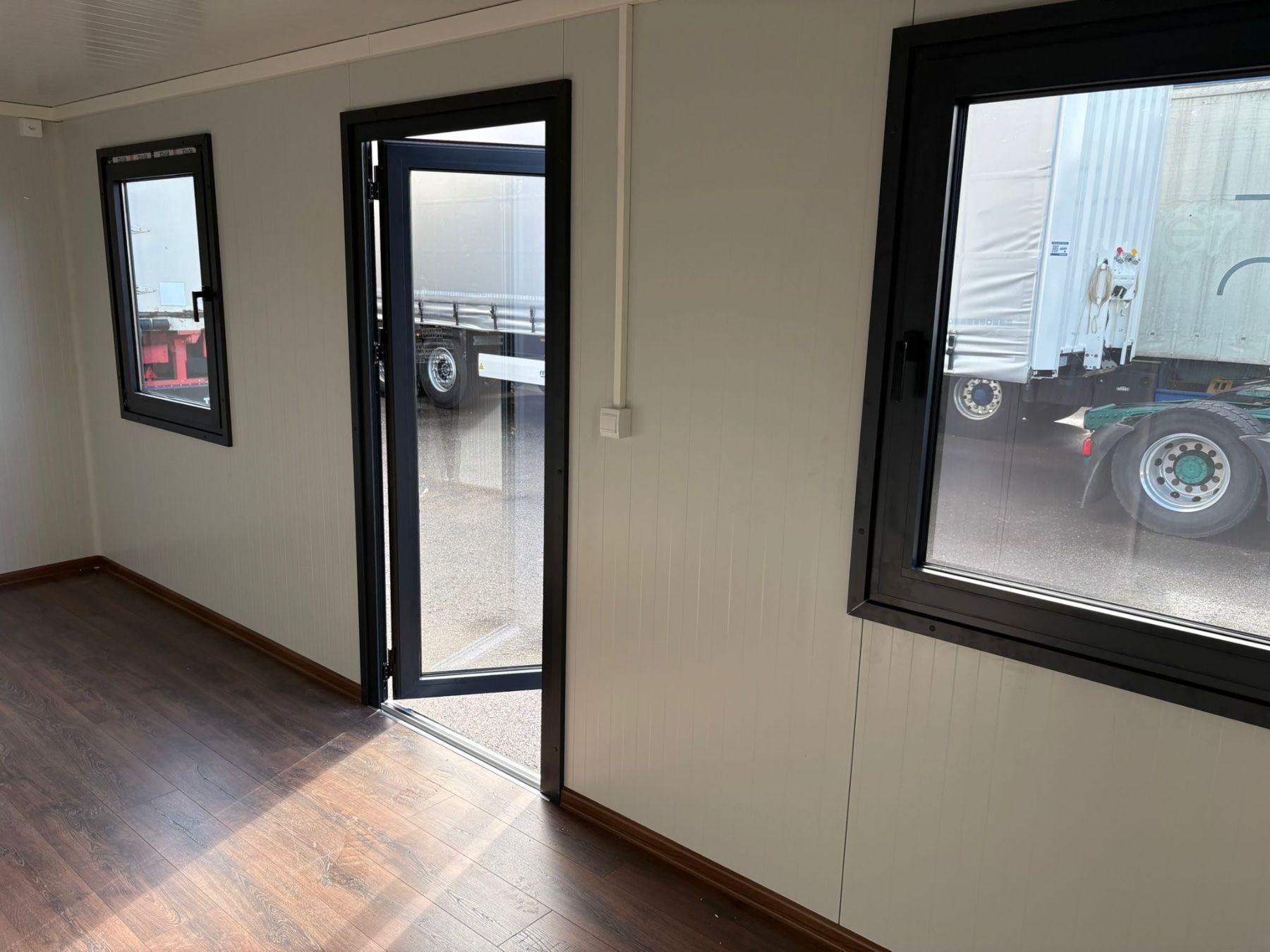 Contenitori edile: Bürocontainer / Hofladen  6 x 2.4m – Nuovo (secondo la descrizione) da Oftringen venduto da Britta 3