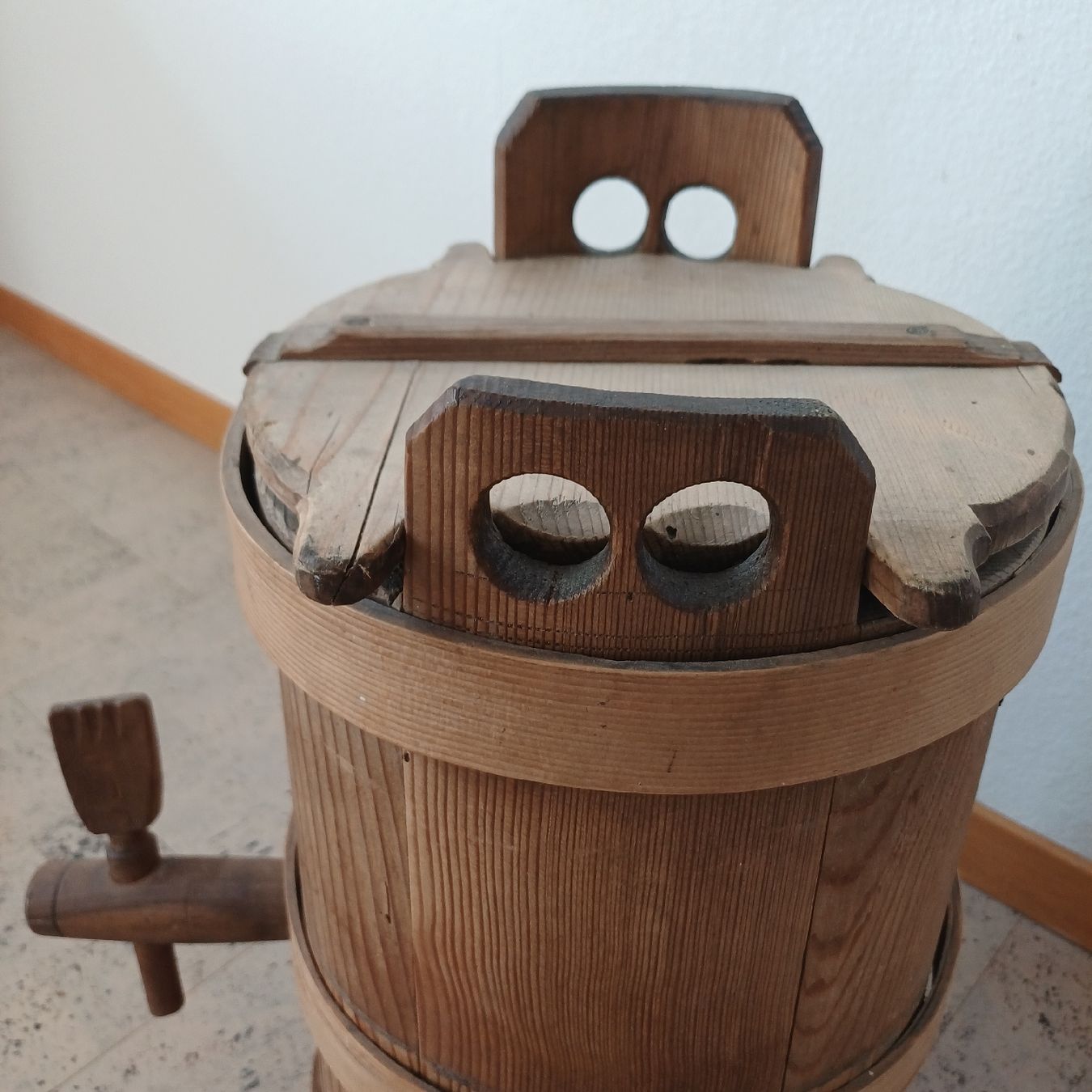Accessori: Holzfässli mit Ausguss und Deckel – Usato da Trimmis venduto da grrose 4