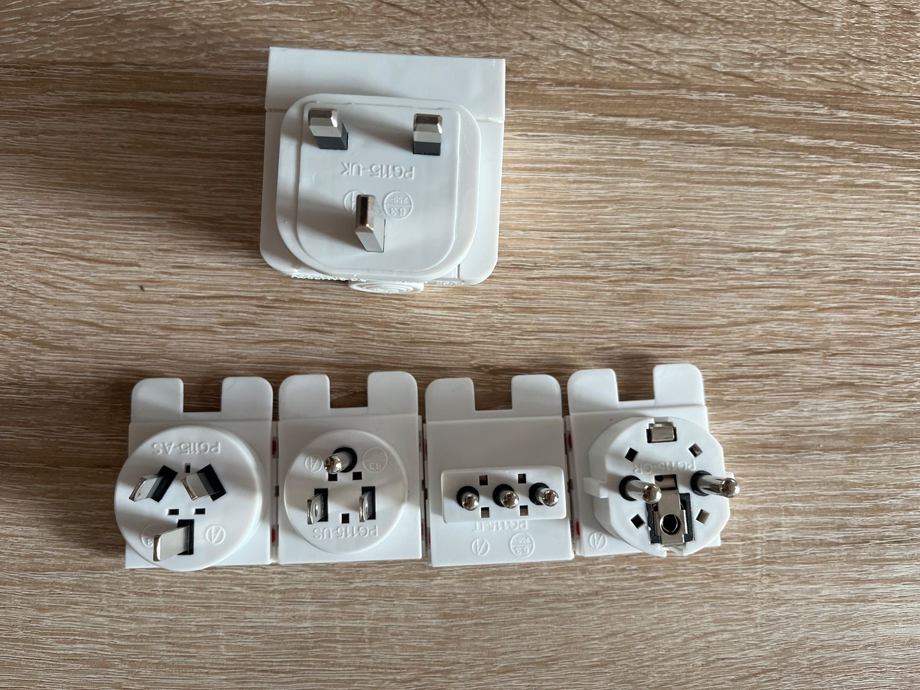 Unità & Adattatore: Adapter fürs Reisen – Nuovo (secondo la descrizione) da Bern venduto da MichaelFranz 2