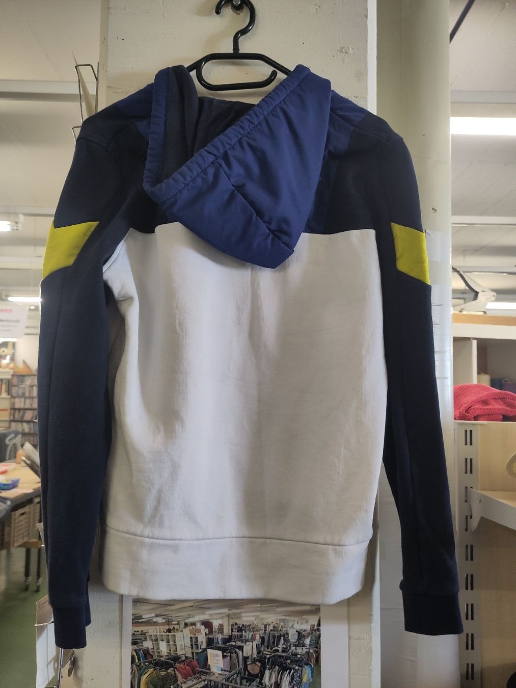 Lacoste Jacken & Mäntel: Lacoste Trainerjacke Jungs Grösse M – Gebraucht aus Pratteln von Cartonsducoeur_bl 5