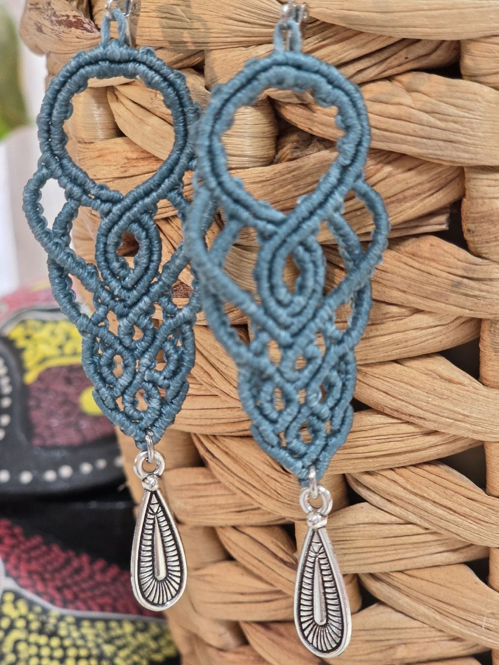 Orecchini pendenti & Orecchini a lobo: Türkise Makramee Ohrringe Handmade, Hypoallergen   . – Nuovo e nell'imballaggio originale da Bönigen venduto da cc9ice 1