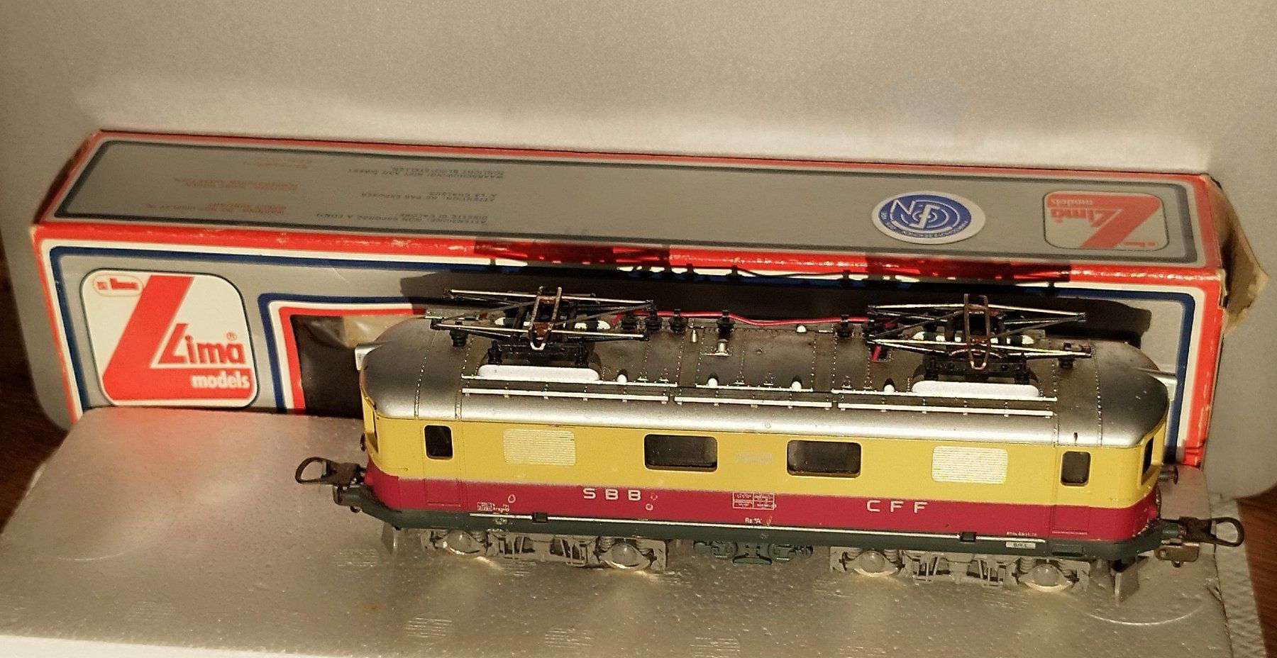 Lima Modellini di ferrovie: Lima H0 E-Lok BR 10050 SBB Gleichstrom Analog OVP – Usato da Urtenen-Schönbühl venduto da Kernbeisser25 1