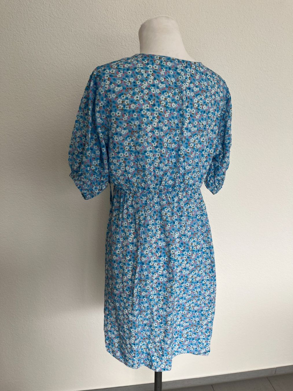 Kleider: Kleid, Viskose, Gr. S-M, NEU – Neu und originalverpackt aus Interlaken von Jasmin_Flower