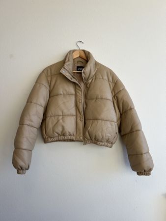Zara Pufferjacke Kunstleder beige Grösse M guter Zustand