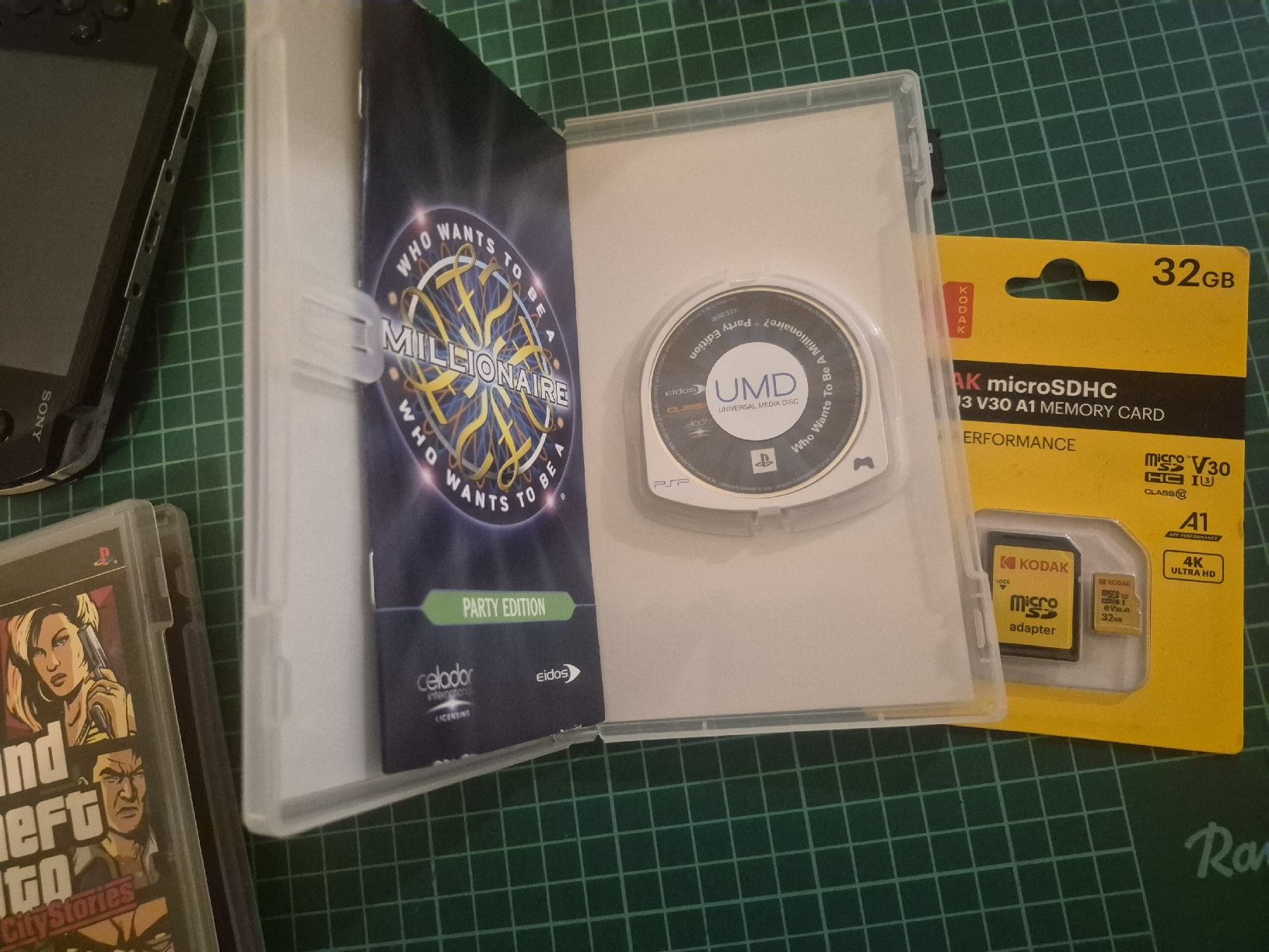 Sony Console: PSP Bundle: Console, Games (GTA), Memory Card, charger – Usato da Meyrin venduto da Retro-GZ 2