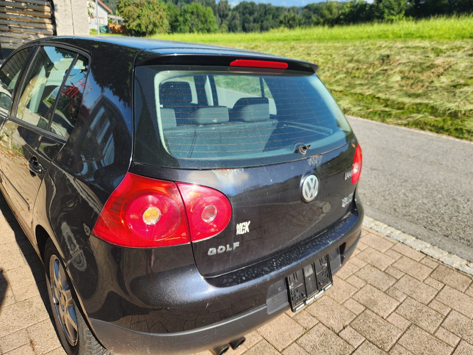 VW Autos: VW Golf, 4 motion Schwarz – Gebraucht aus Berneck von  1