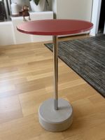 Beistelltisch rund rot Metall Betonfuss guter Zustand