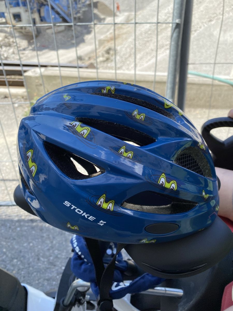 Caschi: Casque vélo pour enfant – Usato da Fribourg venduto da Obiwan22