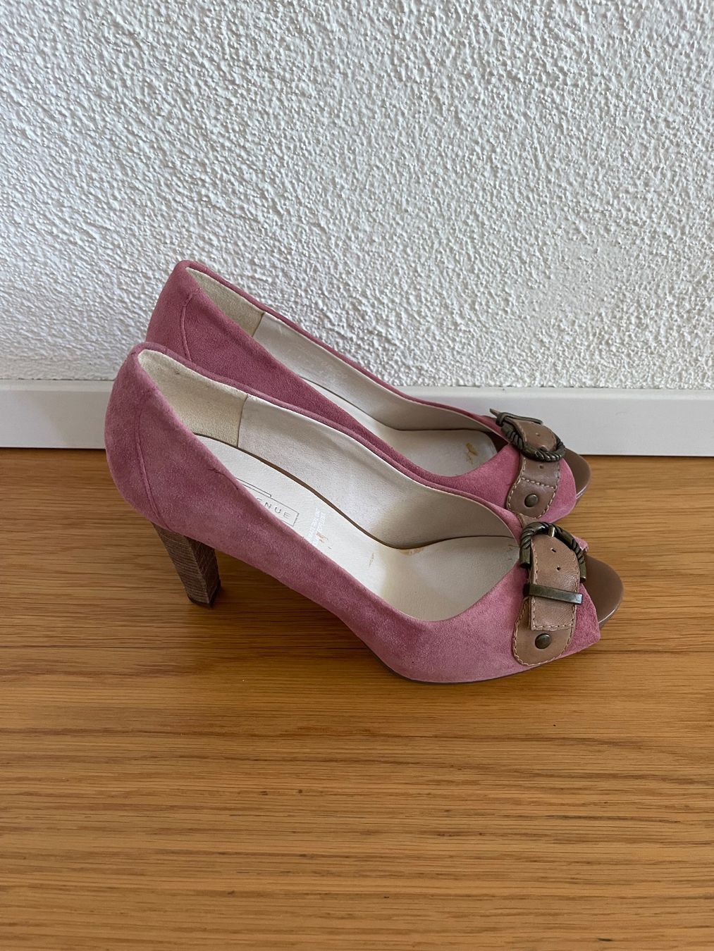Chaussures femmes: 5th Avenue Peeptoe Pumps, Rosa Gr. 36 – Neuf avec emballage d'origine à Ehrendingen par abo_p9n6 1