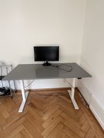 Höhenverstellbarer Schreibtisch