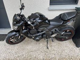À vendre Kawasaki Z750 en bonne état 