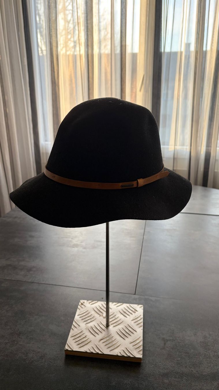 Diesel Copricapi, berretti & cappellini: Elegantes Diesel Winterhut, Schwarz, onesize – Usato da Zürich venduto da mat_bcg2