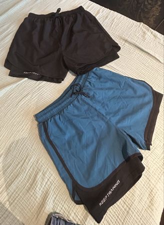 Sportshorts Damen 2 Stück Gr. S neuwertig💙🖤