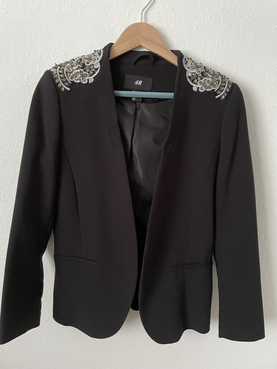 H&M Vestes: Blazer H&M Gr.34 – D'occasion à Schliern b.Köniz par Nikk0tin