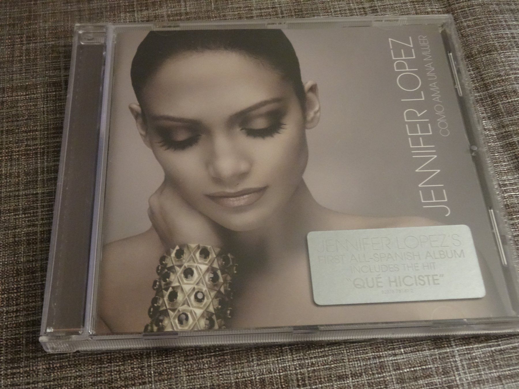 CD: Jennifer Lopez - Como Ama Una Mujer CD – Usato da Olten venduto da Disc-Ausverkauf