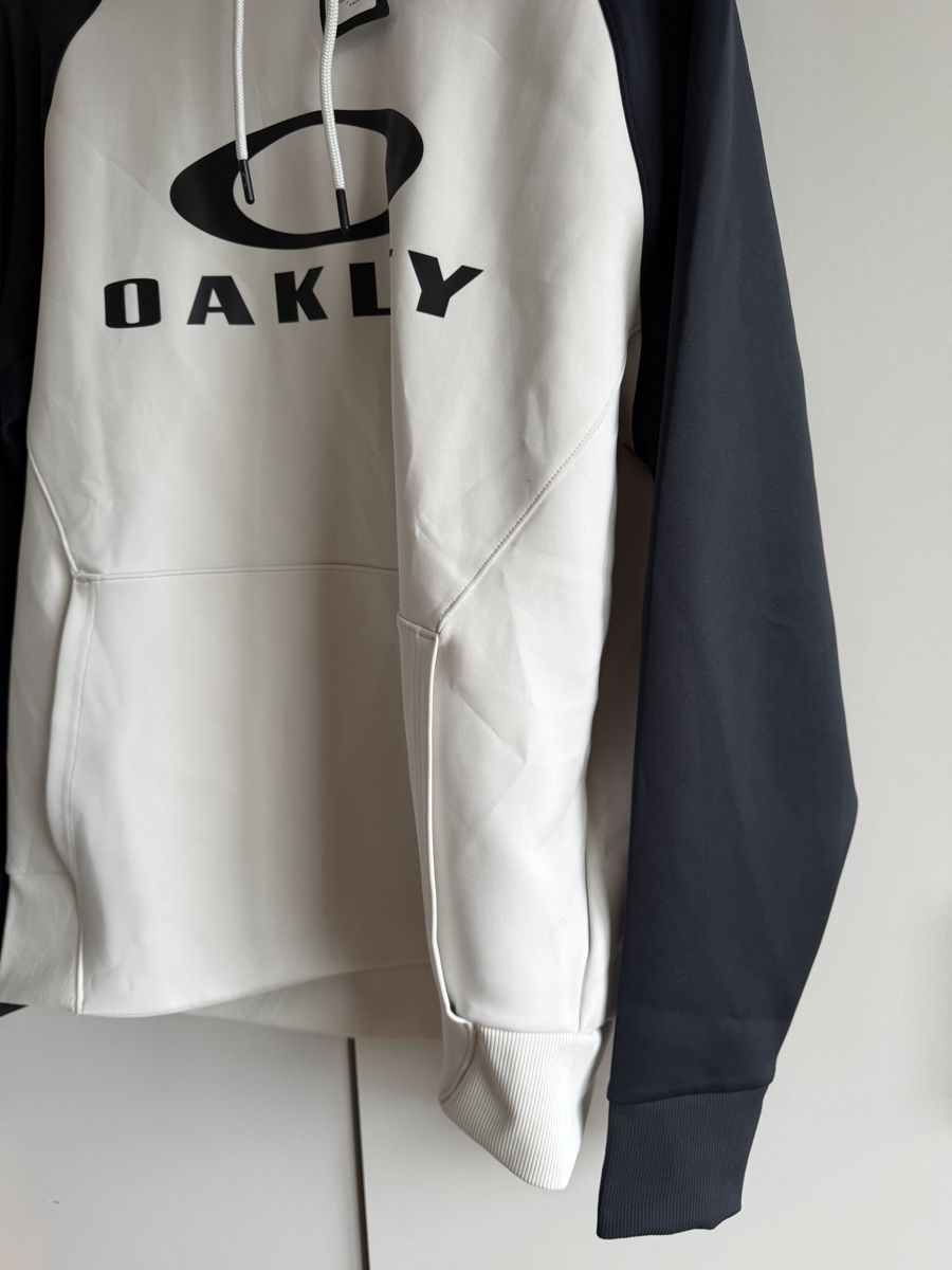 Oakley Pullover & Sweatshirts: Oakley hoodie  – Neu und originalverpackt aus Lengnau BE von col_hz8x 4